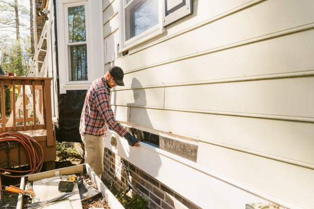 Trusted Storm Damage Siding Repair service in Lexington, IL - Creative Siding